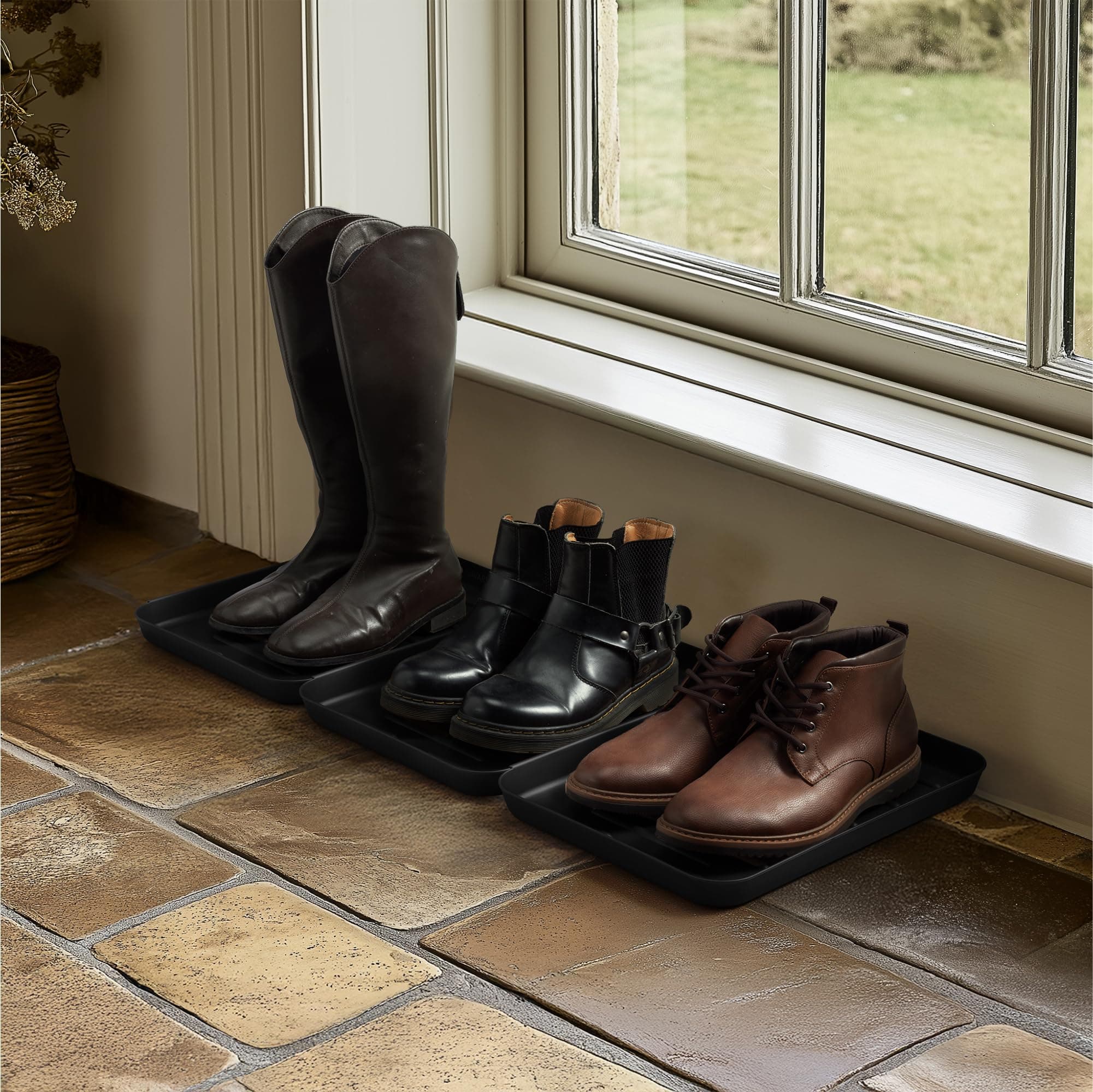 Navaris 3X Schuhablage Schuhabtropfschale klein - Schuhablage schmal 35x27x2,5cm - Erhöhter Rand - Schuhmatte Abtropfschale Schwarz für Schuhe - Schuhwanne Abtropfmatte Schuhtablett Angebot bei HelloDeals