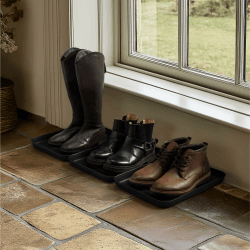 Navaris 3X Schuhablage Schuhabtropfschale klein - Schuhablage schmal 35x27x2,5cm - Erhöhter Rand - Schuhmatte Abtropfschale Schwarz für Schuhe - Schuhwanne Abtropfmatte Schuhtablett Angebot bei HelloDeals