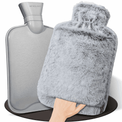 Wärmflasche mit Bezug, 2L Wärmeflasche Groß Flauschig,Wärmflaschen mit Känguru-Tasche,Auslaufsicher und Getestet, Bettflasche lange warm, Hot Water Bottle (Grau) Angebot bei HelloDeals