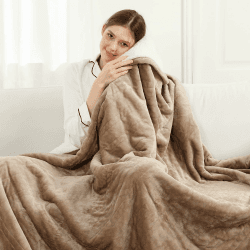 ESTINGO Heizdecke mit Abschaltautomatik 180x130cm, 6 Heizstufen, 10-Stunden-Timer, Überhitzungsschutz, Weich Flanell & Sherpa, Maschinenwaschbar, Beheizbare Decke für Sofa, Bett, Büro, Beige Kamel 130 x 180 cm Angebot bei HelloDeals