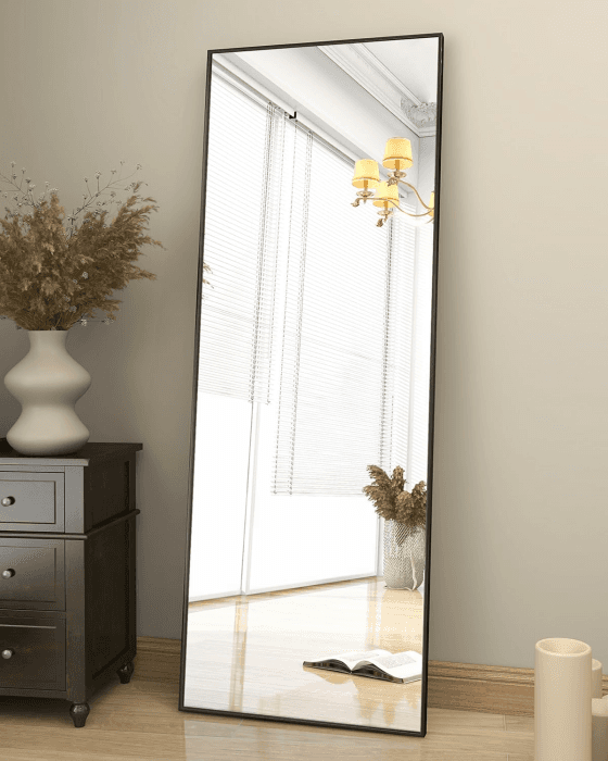 Koonmi 163 x 53 cm Standspiegel, robust Ganzkörperspiegel mit minimalistische schmaler Aluminiumrahmen, modern großer Wandspiegel stehend oder hängend für Wohnzimmer und Schlafzimmer, Schwarz 163L x 53B cm Schwarz Angebot bei HelloDeals