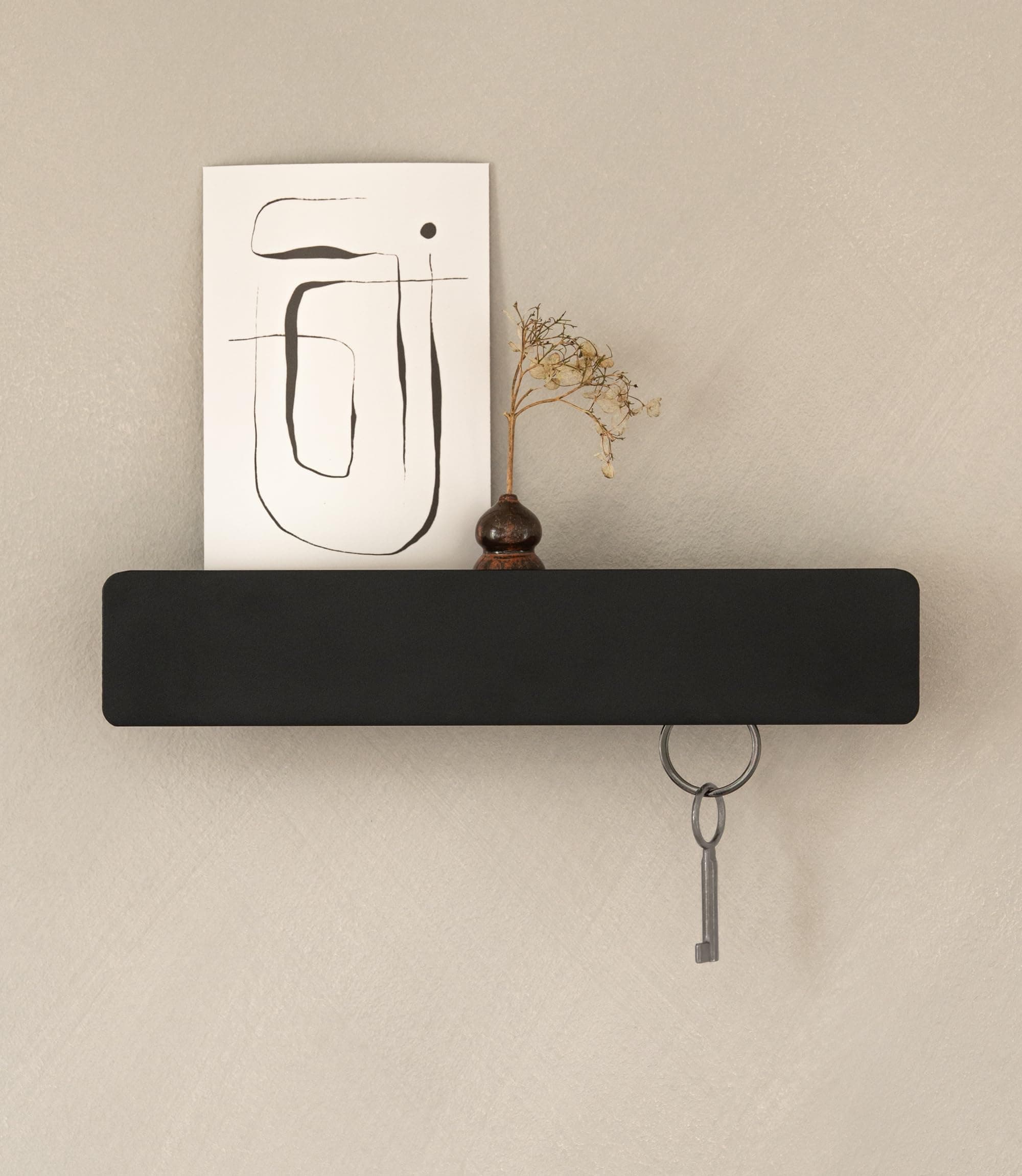 Kazai. Schlüsselbrett 'Kian' | Minimalistisches Schlüsselhaken-Design aus Berlin | Moderner Schlüsselhalter mit Ablage aus Metall | Schlüsselregal als Flur Möbel für die Wand | Schwarz Angebot bei HelloDeals
