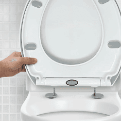 CUQOO WC-Sitz mit Absenkautomatik und Schnellverschluss – Ovaler Toilettensitz in Weiß | Verstellbar, Rutschfest, Einfache Reinigung, Universelle Passform für Standard-Toiletten Angebot bei HelloDeals