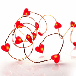 hellum LED Lichterkette Batterie (2xAA, nicht inkl.) mit Herz, 20 Herzen mit roten LEDs, Lichterkette Kupferdraht für innen, beleuchte Länge 1,05 m, Valentinstag Deko, Dekoration für Innen 570854 Rot (Herz) 1er Angebot bei HelloDeals