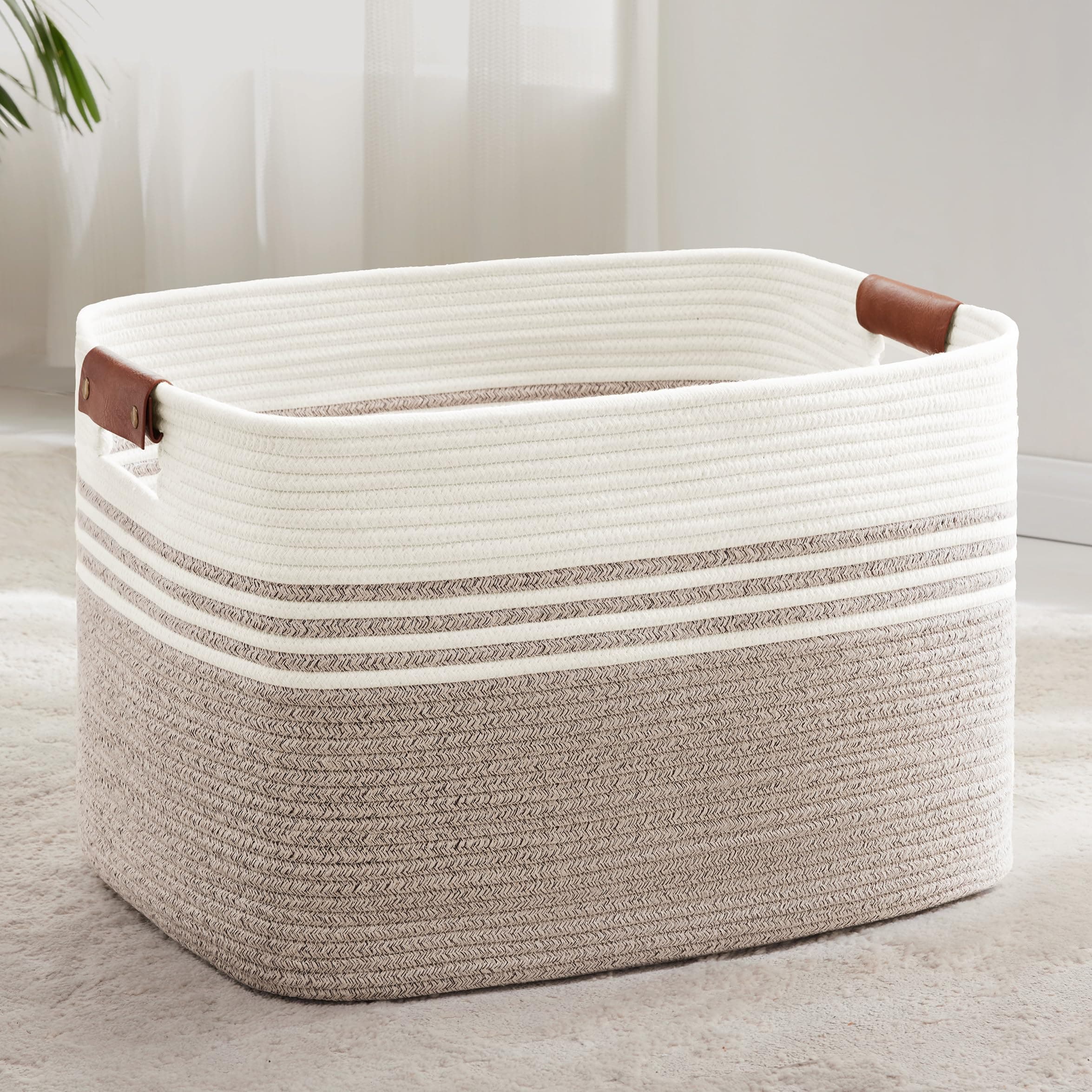 Wäschekorb Geflochten Groß aus Baumwollseil, 86L Aufbewahrungskorb mit Lederhenkeln, Korb für Decken, Kleidung, Spielzeug, Laundry Basket für Kinderzimmer Wohnzimmer, 60 x 40 x 36 cm, Weiß und Braun Braun 86L Angebot bei HelloDeals