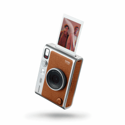instax mini EVO™ Braun - Type USB-C Braun mini EVO camera Angebot bei HelloDeals