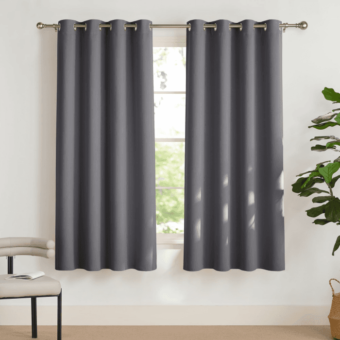 PONY DANCE Verdunklungsvorhänge mit Ösen für Wohnzimmer Thermovorhang Hitzeschutz 2er Set H 175 x B 140 cm Grau, Wohnzimmer Vorhänge Fenster Kurz Blickdicht Bedroom Curtains Blackout H175 x B140 cm (2er Pack) Grau Angebot bei HelloDeals