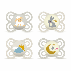 MAM Perfect Day & Night Schnuller | 0-6 Monate | Schnuller für Neugeborene | 94% Akzeptanz | Babyschnuller beugt Zahnfehlstellungen vor | SkinSoft Silikon | Schaf/Hase/Mond | 4 Stück Schaf/Hase/Mond 4er-Set Angebot bei HelloDeals