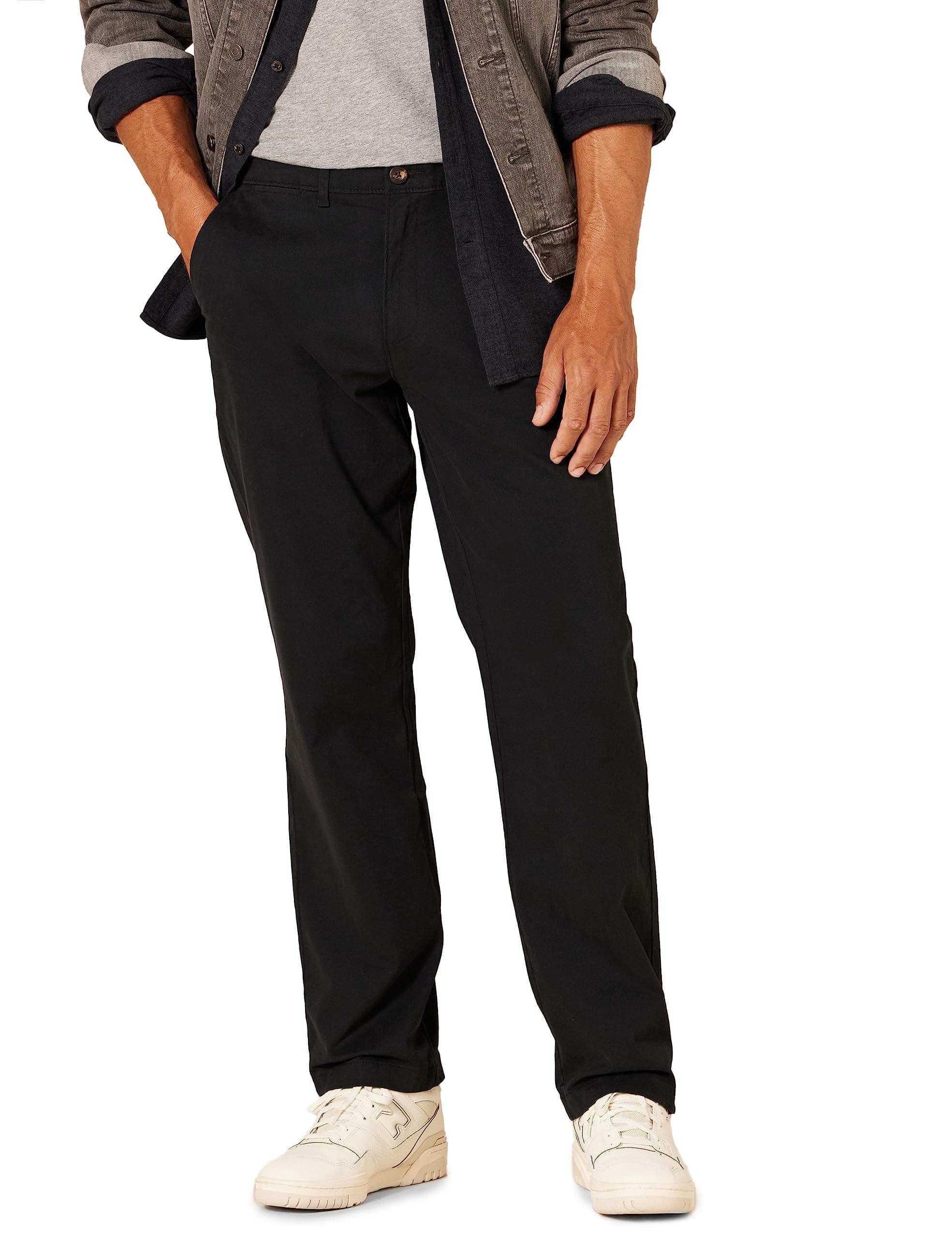 Amazon Essentials Herren Legere Stretch-Chinohose mit klassischer Passform Klassisch Schwarz 40W / 32L Angebot bei HelloDeals