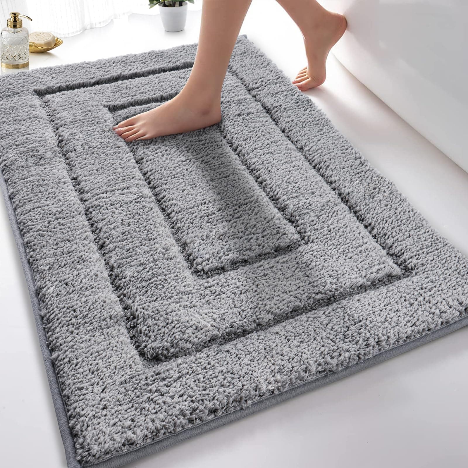 DUNSOO Badezimmerteppich, Badematte rutschfest Waschbar, Weiche Badteppich Wasserabsorbierend Mikrofaser Badvorleger für Dusche,Badewanne und Toilette - Grau,70 x 120 cm Angebot bei HelloDeals
