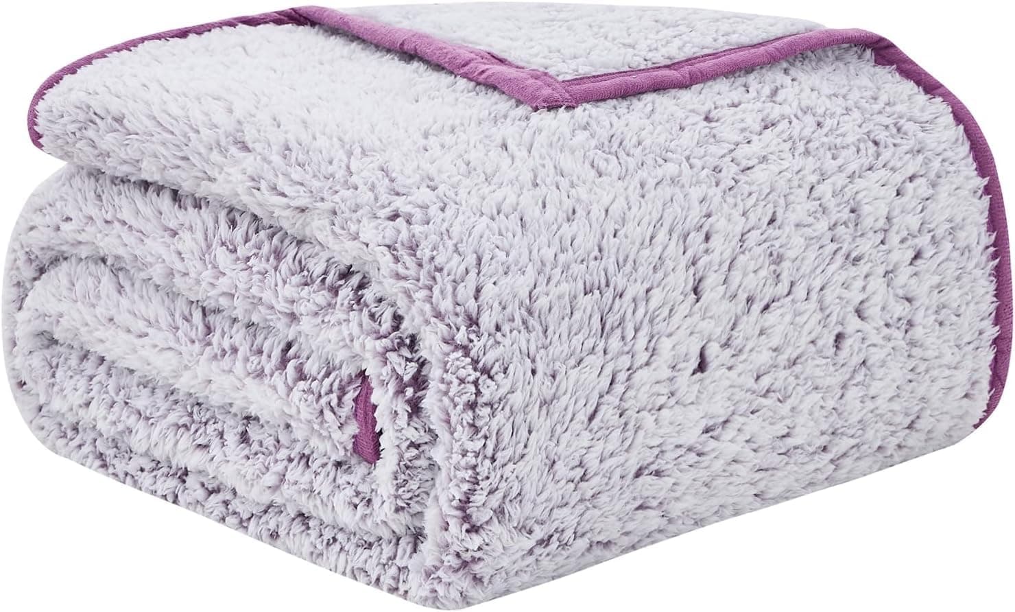 EMME Kuscheldecke Sherpa Decke Flauschig，152x203cm, Dicke und Elegant, Sofadecke Doppelgesicht Extra Weich, Warme Gemütliche Wendbare Flauschige Wohndecke Decke für Couch und Bett,Lila 10-lila 150 x 200cm Angebot bei HelloDeals