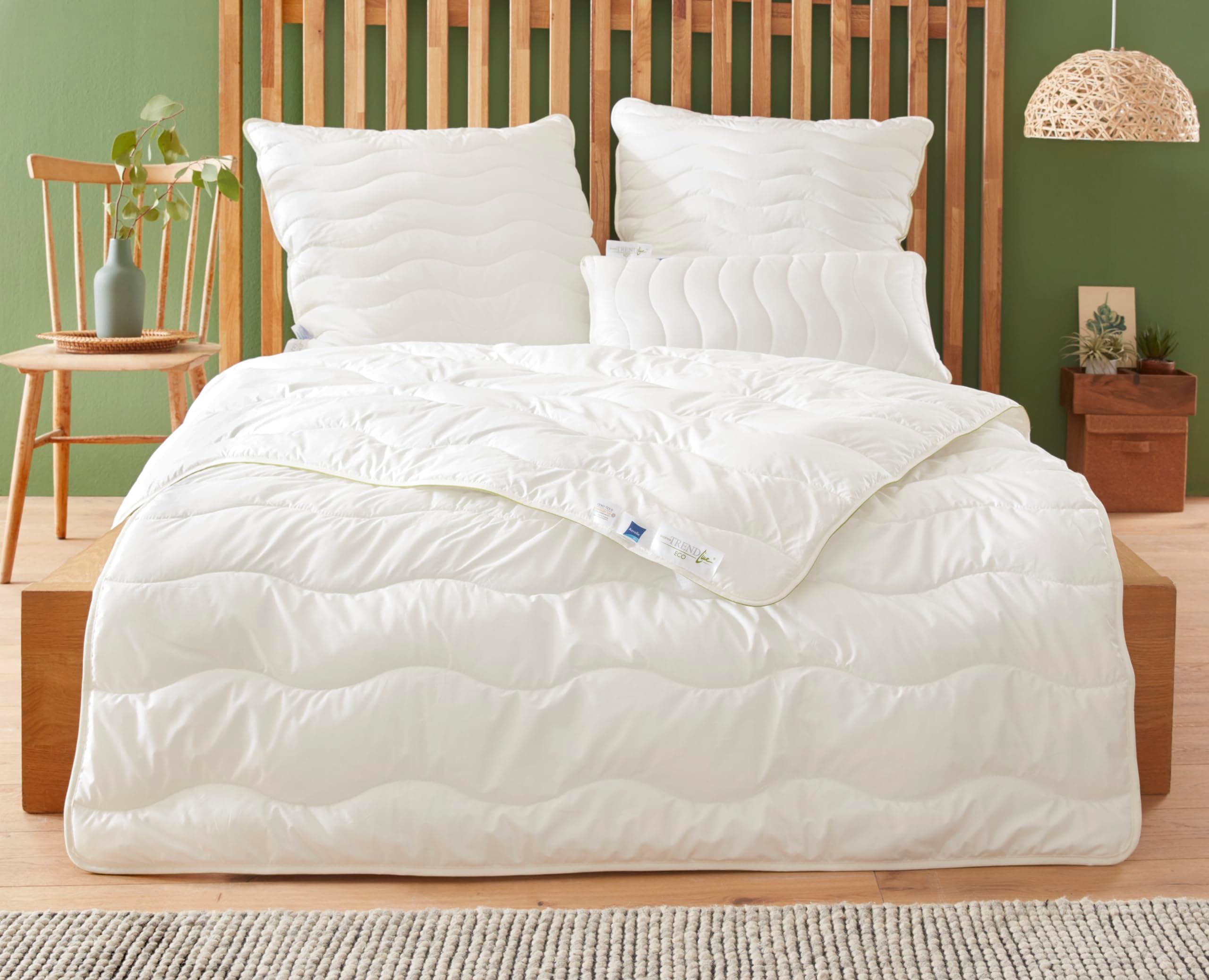 Badenia Trendline Eco Steppbett Aerelle Blue Leicht 155 x 220 cm, weiß, Öko- Tex Zertifiziert, produziert nach deutschem Qualitätsstandard 155 x 220 Leichte Sommerdecke Angebot bei HelloDeals