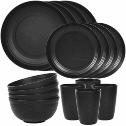 Quatish Kunststoff Geschirrset aus PP, Unzerbrechliches Camping Geschirr Set für 4 Personen, 16PCS Wiederverwendbare Tafel-Set für Kinder und Erwachsene, Geschirrspüler Mikrowelle Sicher, Schwarz Schwarz Service für 4 Angebot bei HelloDeals
