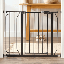Regalo Safety Easy Step Baby Gate for Doorways & Bottom of Stairs, Fits Openings 73.6-95.5cm (Extension Included) Pressure Mounted for Babies, Toddlers & Pets, Black 73.6-95.5cm W x 76.2cm H Schwarz Angebot bei HelloDeals