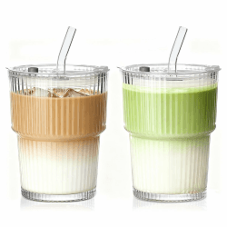 VITEVER 2 Stück 380ml Glasbecher mit Deckel und Strohhalm, Glas Smoothie Becher mit Strohhalm, Luftdicht Wasserdicht Design Kaffeebecher Travel Mug, Eiskaffee Becher, Trinkglas 380ml-2pcs Angebot bei HelloDeals