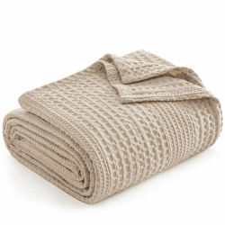 PHF Leichte Waffeldecke 150 x 200 cm, Atmungsaktive & Ultraweiche Kuscheldecke in Waffeloptik, Dünne Decke für Frühling & Sommer, Bett & Deko - Hellbeige Hellbeige 150 x 200 cm Angebot bei HelloDeals