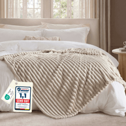 BEDSURE kuscheldecke 220x240 - Tagesdecke, Wolldecke & Fleecedecke, Sofadecke, Weiche Warme Grobe Korddecke für Zimmer Deko, Wohn- & Kuscheldecken, XXL Große Decke, Beige, 220 x 240 cm | Geschenke für Frauen, Weich Sofadecke & Wolldecke, Warme Grobe Kordd Angebot bei HelloDeals