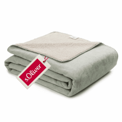 s.Oliver Lounge Decke 150x200 - Polyesterflausch kuschelig, warm & waschbar, Kuscheldecke grün Grün 150 x 200 cm Angebot bei HelloDeals