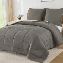 WONGS BEDDING Bettdecke 155x220 - Bettdecke Ganzjahresdecke 300 GSM Wende Steppdecke155x220 Pflegeleicht & Atmungsaktiv Schlafdecke mit 2 Kissenbezug 80x80cm, Hellgrau&Dunkelgrau 155x220 cm Dunkelgrau&hellgrau Angebot bei HelloDeals