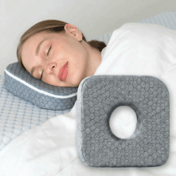 Ohrkissen für Seitenschläfer (19x17x10 cm) | Quadratisches Kopfkissen mit Ohr-Aussparung aus Memory-Schaum, verstellbar | Grau Grau quadratisch Angebot bei HelloDeals