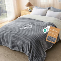 BEDSURE wasserdichte Decke Kuscheldecke 152x103 - Liebesdecke, Grau/Weiß | Hundedecke, kuschelige Liebesdecke, Beidseitig weicher Plüsch, Fleecedecke für Sofa, Zuverlässiger Wasserschutz, Pflegeleicht Grau/Weiß 229x229cm Angebot bei HelloDeals