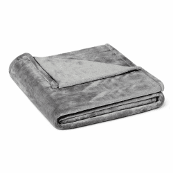 Amazon Basics Weiche Flauschige Fleecedecke, Gemütliche Sofadecke ohne Heizfunktion, 127cm x 152cm, Grau 127 x 152 cm Grau Angebot bei HelloDeals
