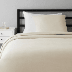 Amazon Basics Biber Bettwäsche 135x200 2teilig, Bettbezug 135 x 200 cm & 1 Kissenbezug 80 x 80 cm, mit Druckknöpfen, Beige Beige 135 x 200 cm & 1 Kissenbezug 80 x 80 cm Angebot bei HelloDeals
