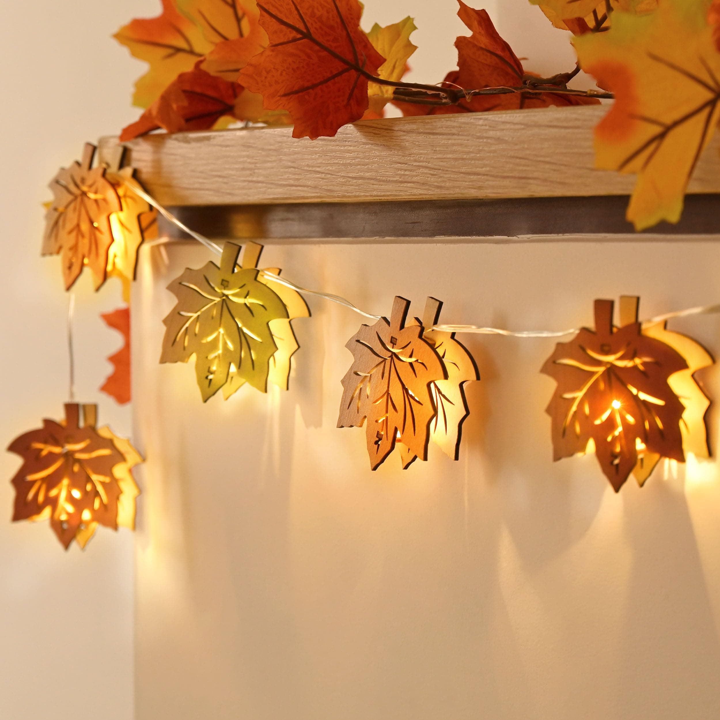 Valery Madelyn 1.5M Herbstdeko Ahornblatt Lichterkette Innen aus Holz,10 LED mit Timer Herbst Tisch Ausgehöhlte Licht,Beidseitig Farbig,Hängend Girlande für Fall Decor Halloween,Gradient Orange Gelb