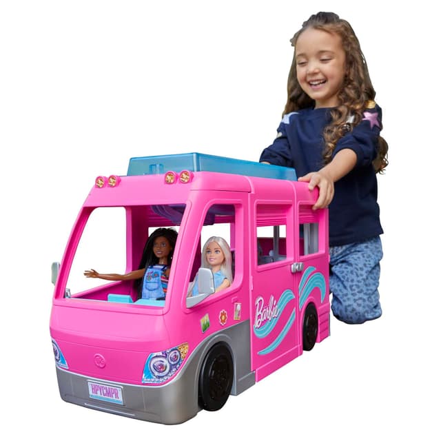 Barbie Super Abenteuer-Camper Fahrzeug, mit 7 Spielbereichen, inkl. Pool und Rutsche, 60 Camping-Zubehörteilen, Puppe, Geschenk, ab 3 Jahren geeignet, HCD46 Single