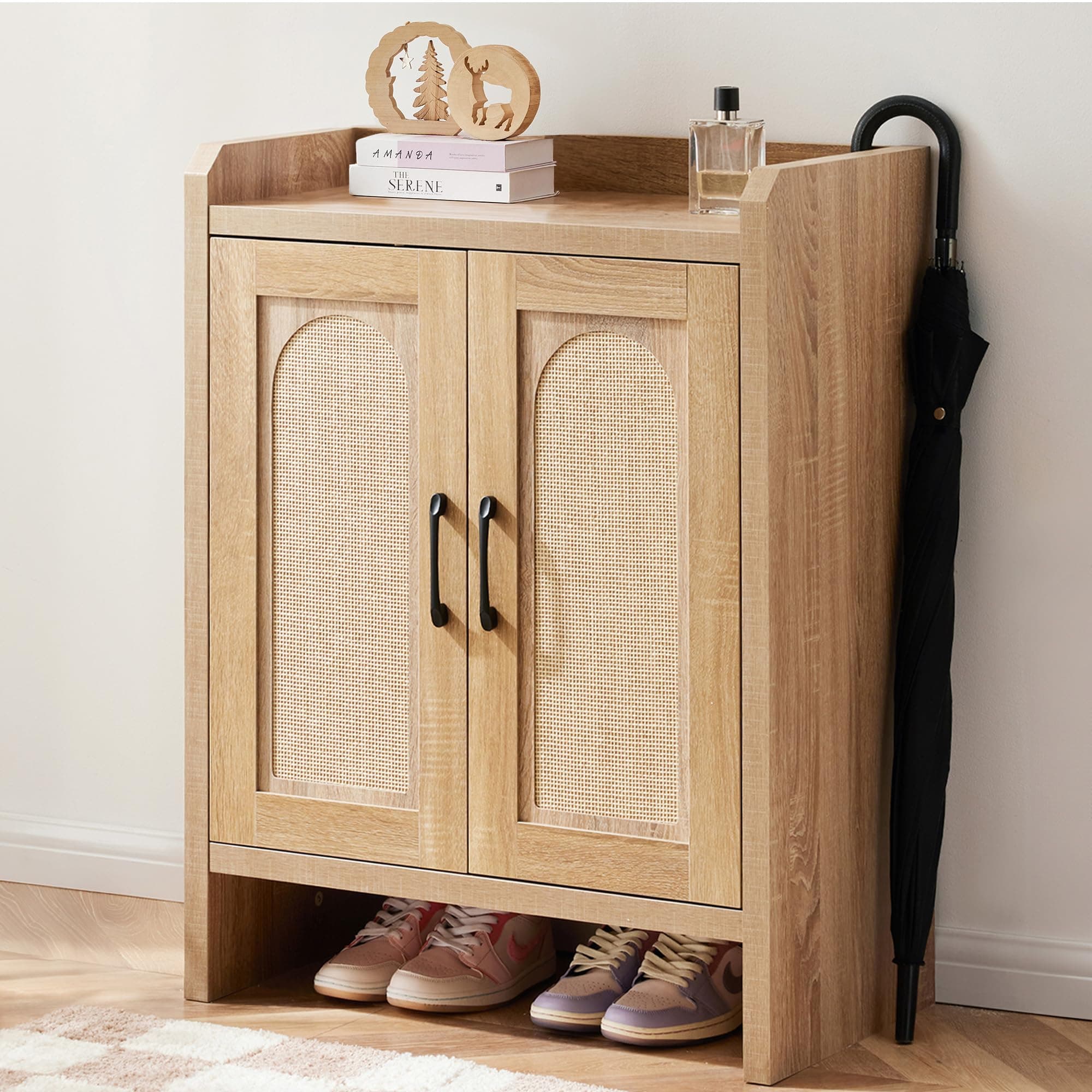 Mericonia Schuhschranks, 5-stöckiger Rattan-Schuhschrank mit 2 Holztüren, Eingangsbereich-Speicher, Stabiler Rattanholz-Schrank mit einstellbaren Regalen, für Wohnzimmer und Flur, Braun Rattan Braun Braun