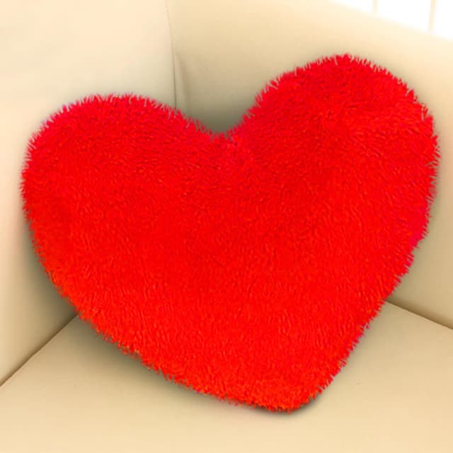 RANJIMA Herzkissen, Herz Kissen, Kuschelkissen Dekoratives Kissen Schmusekissen Flausch Plüsch Dekokisse, Love Zierkissen Aesthetic Geschenkidee Weihnachten Deko Kissen für Bett, Sofa, 38x48 cm Rot