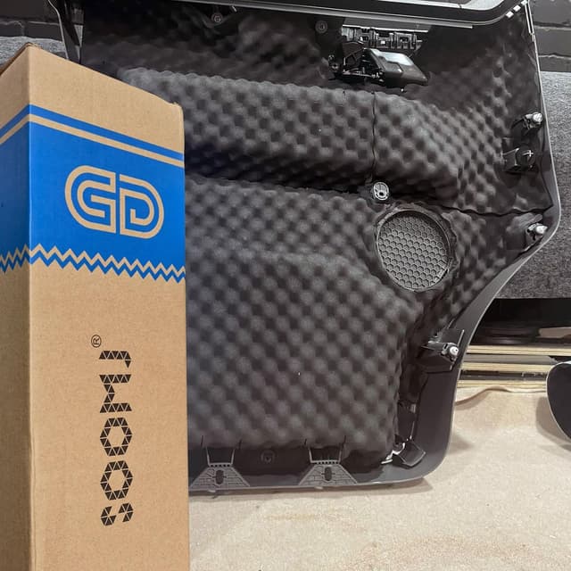 SOOMJ Dämmmatte Auto Schallschutzmatte Isolierung Matte Schaumstoff Selbstklebend Dämmmatten Raum Akustikschaumstoff Schall Dämmung Feuerfest, Feuchtigkeitsfest, Wasserdicht - 40cm x100cm