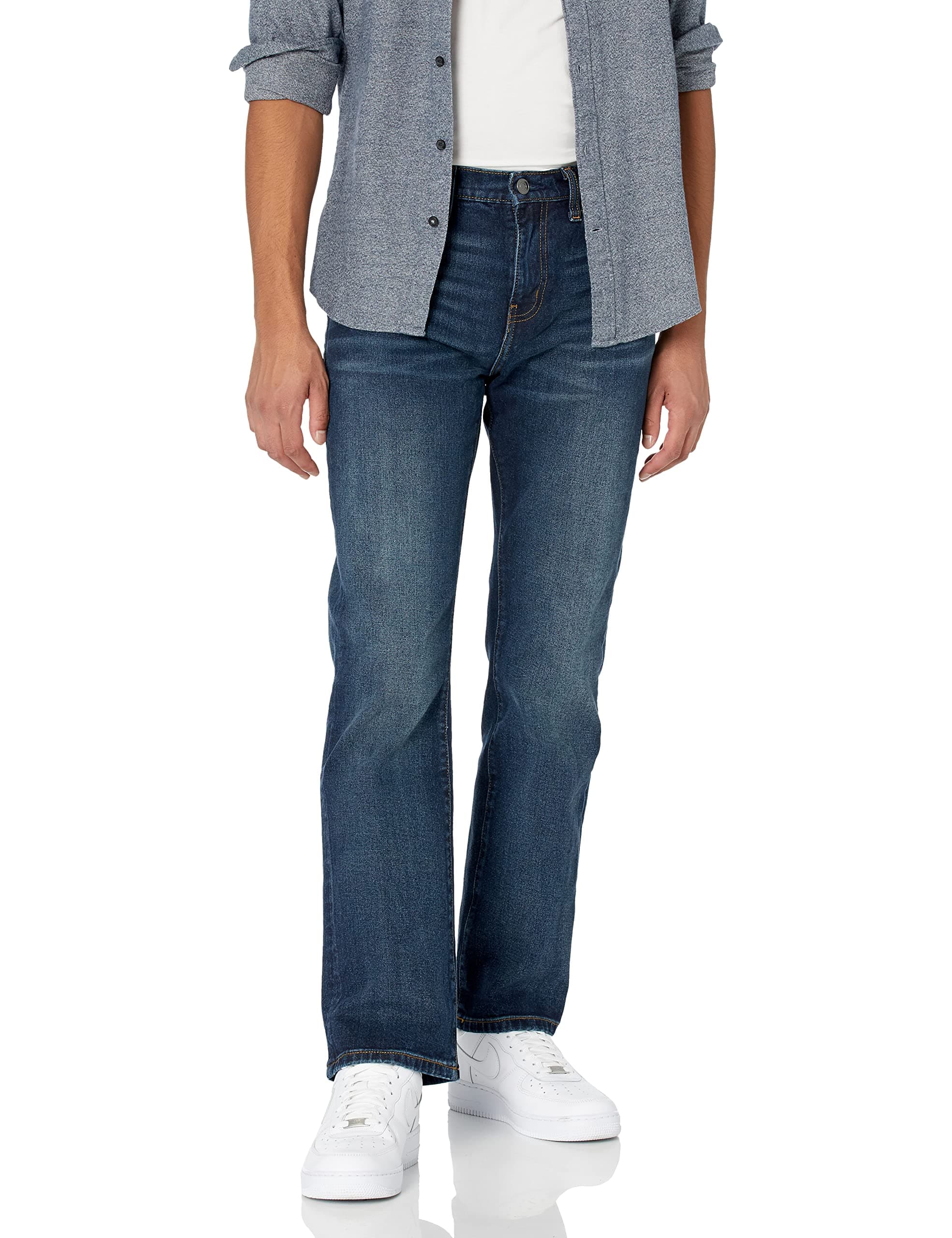 Amazon Essentials Herren Bootcut-Jeans mit gerader Passform - Auslauffarben 33W / 32L Dunkle Waschung Angebot bei HelloDeals