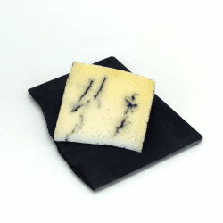 250g Schafskäse Ecke mit schwarzem Trüffel | 6 Monate Reifezeit | pasteurisierte Milch | ähnlich Manchego