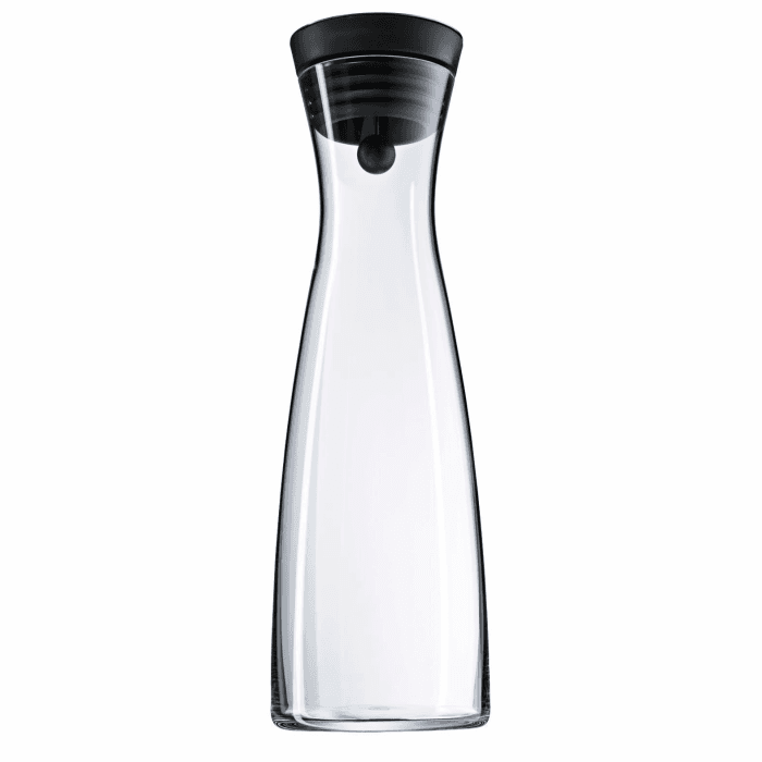 WMF Basic Wasserkaraffe 1,5 l, Glaskaraffe mit Deckel 1,5 l, Silikondeckel, CloseUp-Verschluss aus Cromargan-Edelstahl, inkl. Sieb zum Zurückhalten von Eiswürfeln und Früchten Angebot bei HelloDeals