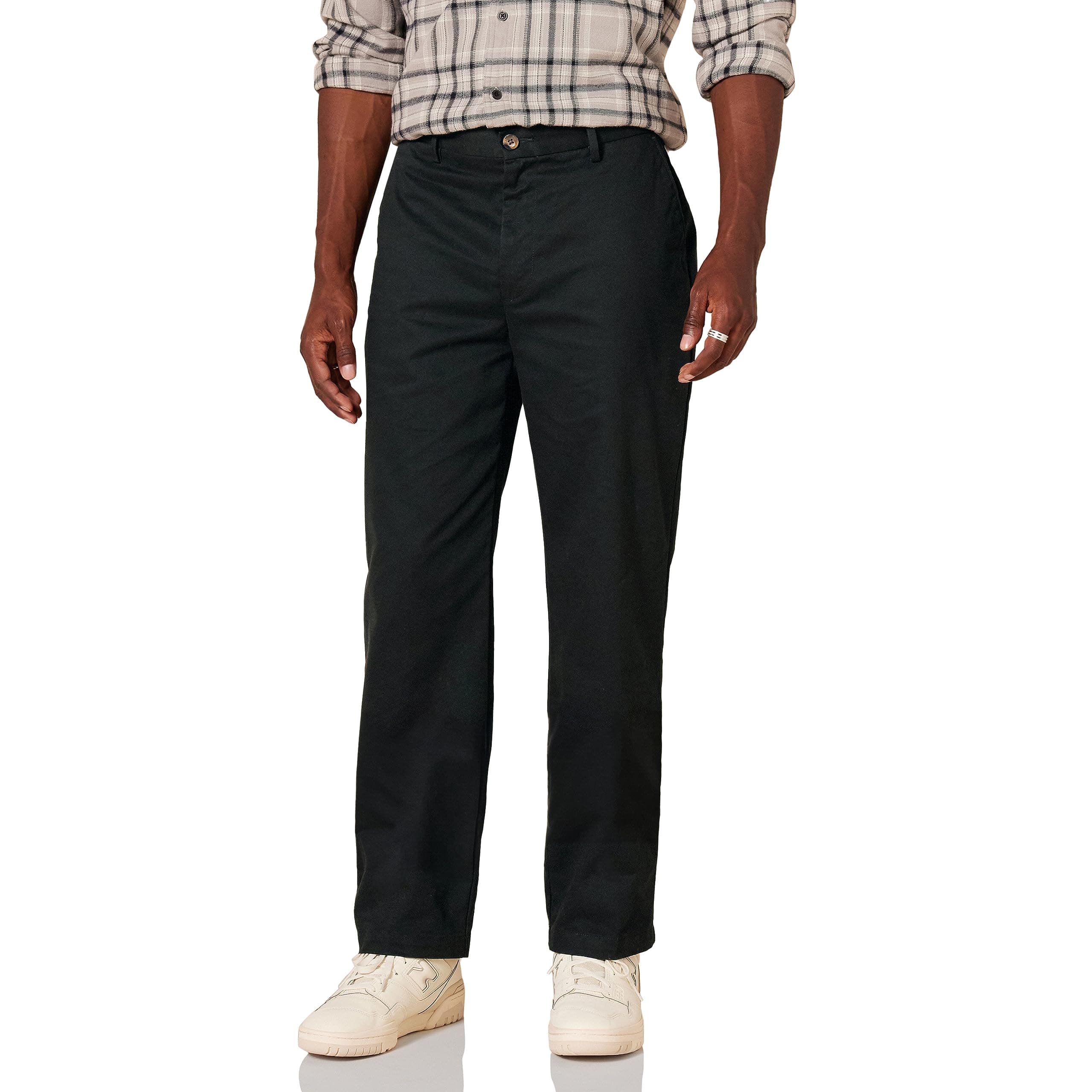 Amazon Essentials Herren Knitterfreie Flatfront-Chinohose in klassischer Passform (erhältlich in Übergröße) 38W / 36L Schwarz Angebot bei HelloDeals