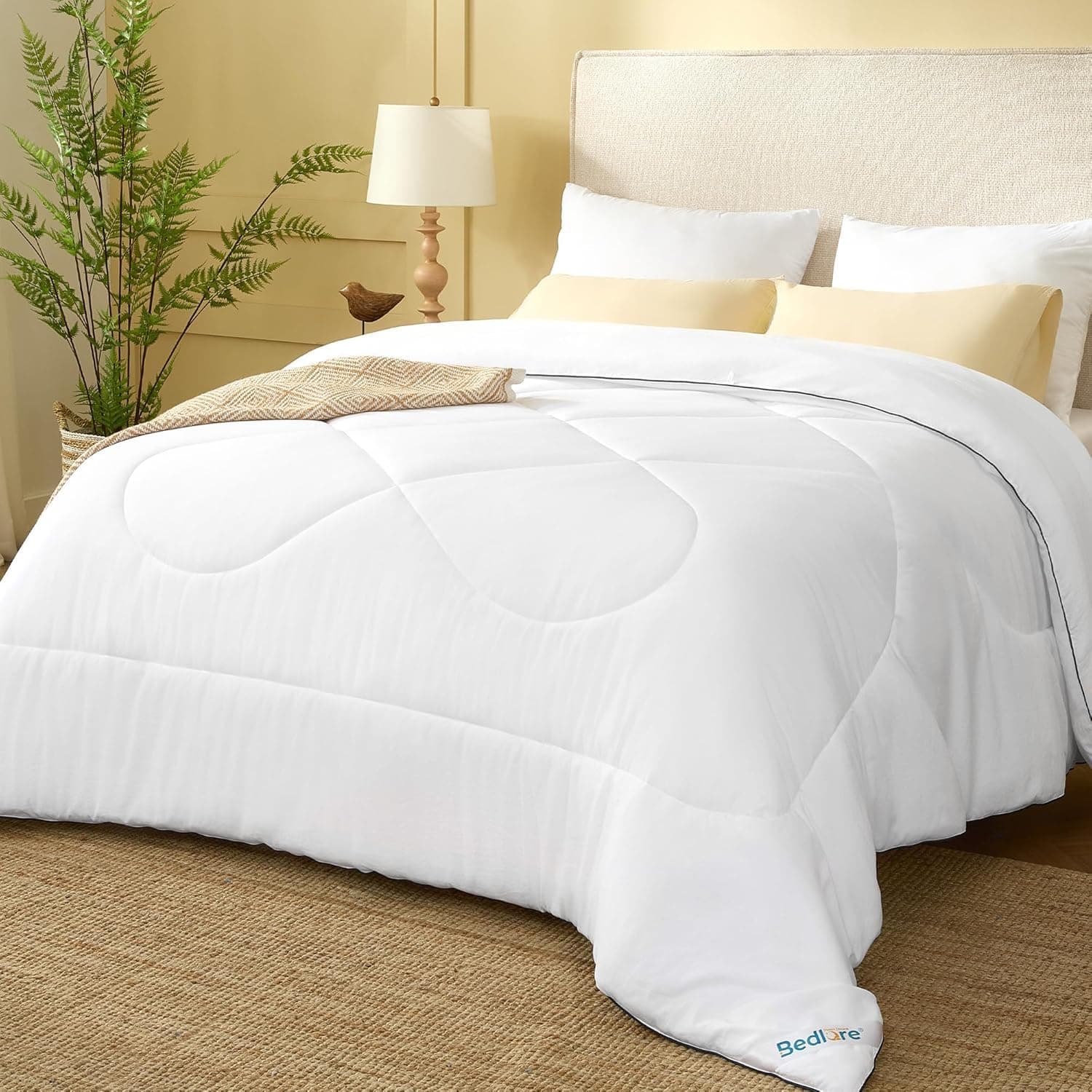 BEDLORE Bettdecke 155x220 Ganzjahresdecke – Atmungsaktive Microfaser Steppdecke für alle 4 Jahreszeiten – Verrutschsichere Schlafdecke mit Oeko-Tex Zertifizierung – Weich & Warm (Weiß) Weiß 155 x 220 Angebot bei HelloDeals