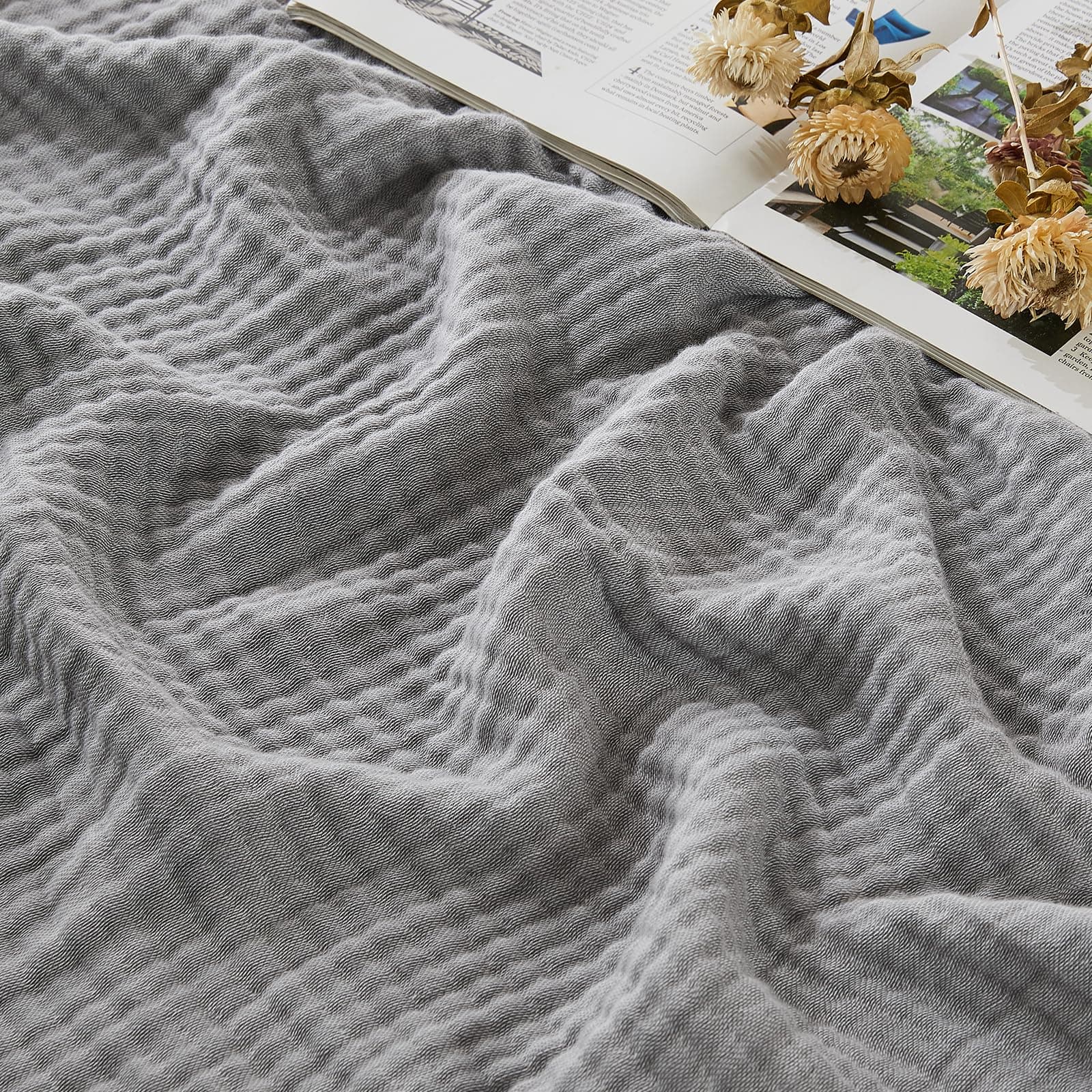 EMME Musselin Decke 150x200 cm – 4-Lagen Melange-Gewebe, Oeko-TEX 100, Weiche Tagesdecke & Kuscheldecke aus Baumwolle für Sofa und Bett,Melange Mittelgrau 02-melange Mittelgrau 152 x 203 cm Angebot bei HelloDeals