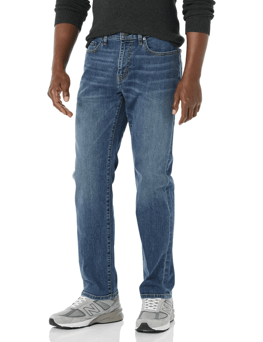 Amazon Essentials Herren-Jeans Straight Droite mit hohem Stretchanteil 33W / 28L Mittlere Waschung Angebot bei HelloDeals