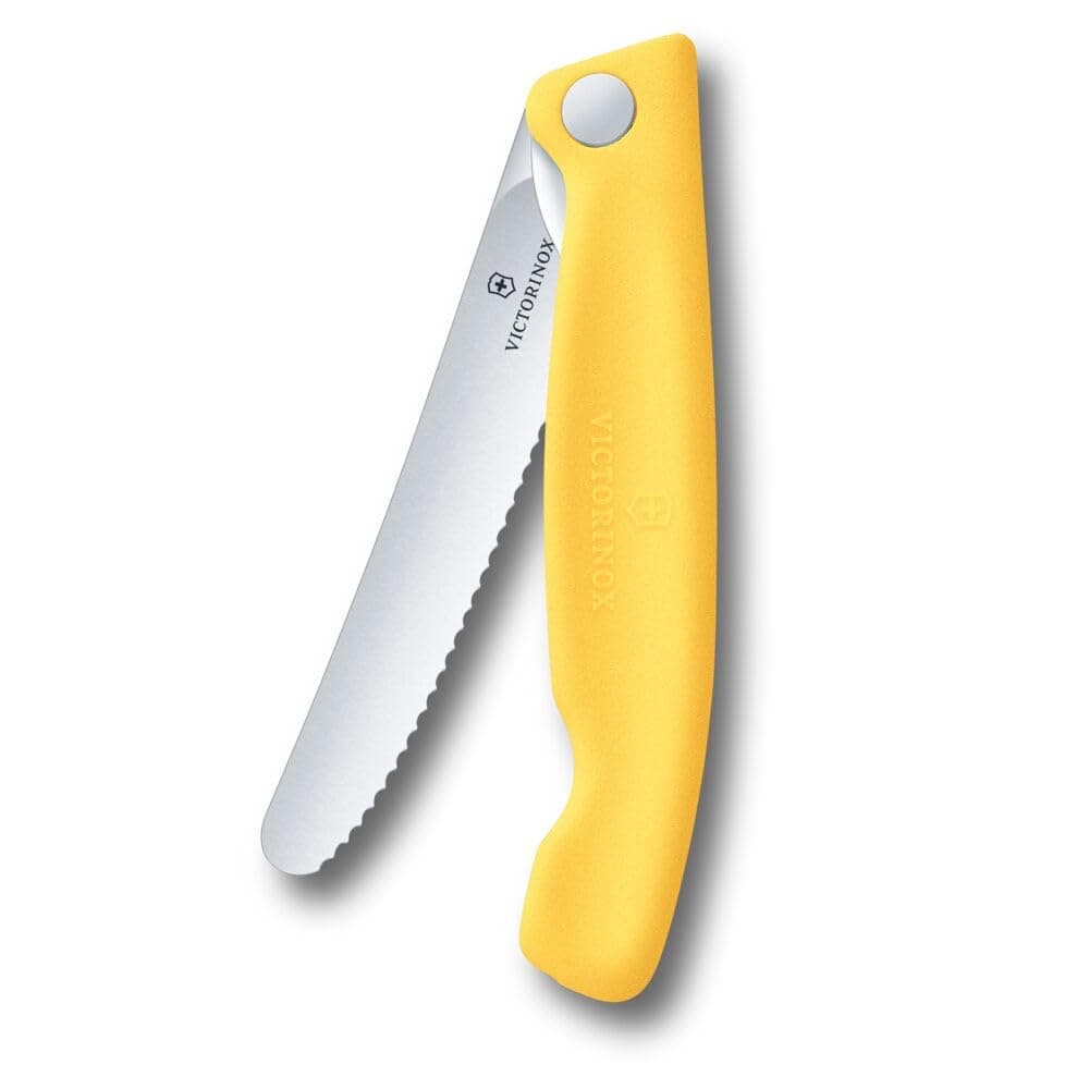 Victorinox Swiss Classic Faltbares Picknick-Messer für Wanderungen, Obst, Gemüse, Brötchen, Wurst, mit Wellenschliff, Extra Scharf, Gelb Gelb 13 cm x 24 mm New Design Angebot bei HelloDeals