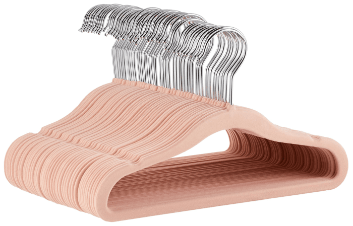 Amazon Basics Kinder-Kleiderbügel aus Samt, Rutschfest, für Säuglinge und Kleinkinder, 29,5cm (für Babykleidung), 50er-Pack, Rosarot 50er-Pack Rosé Angebot bei HelloDeals